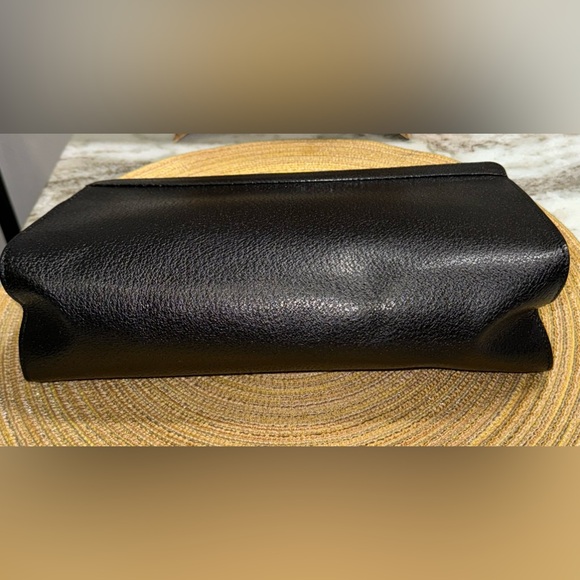 Vintage Gucci Leather Pouch Clutch - Picture 4 of 14